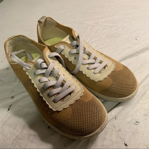 On Foot 14001 Sneaker perforated leather Spain tan women's size 9 cushioned shoe - Picture 2 of 10